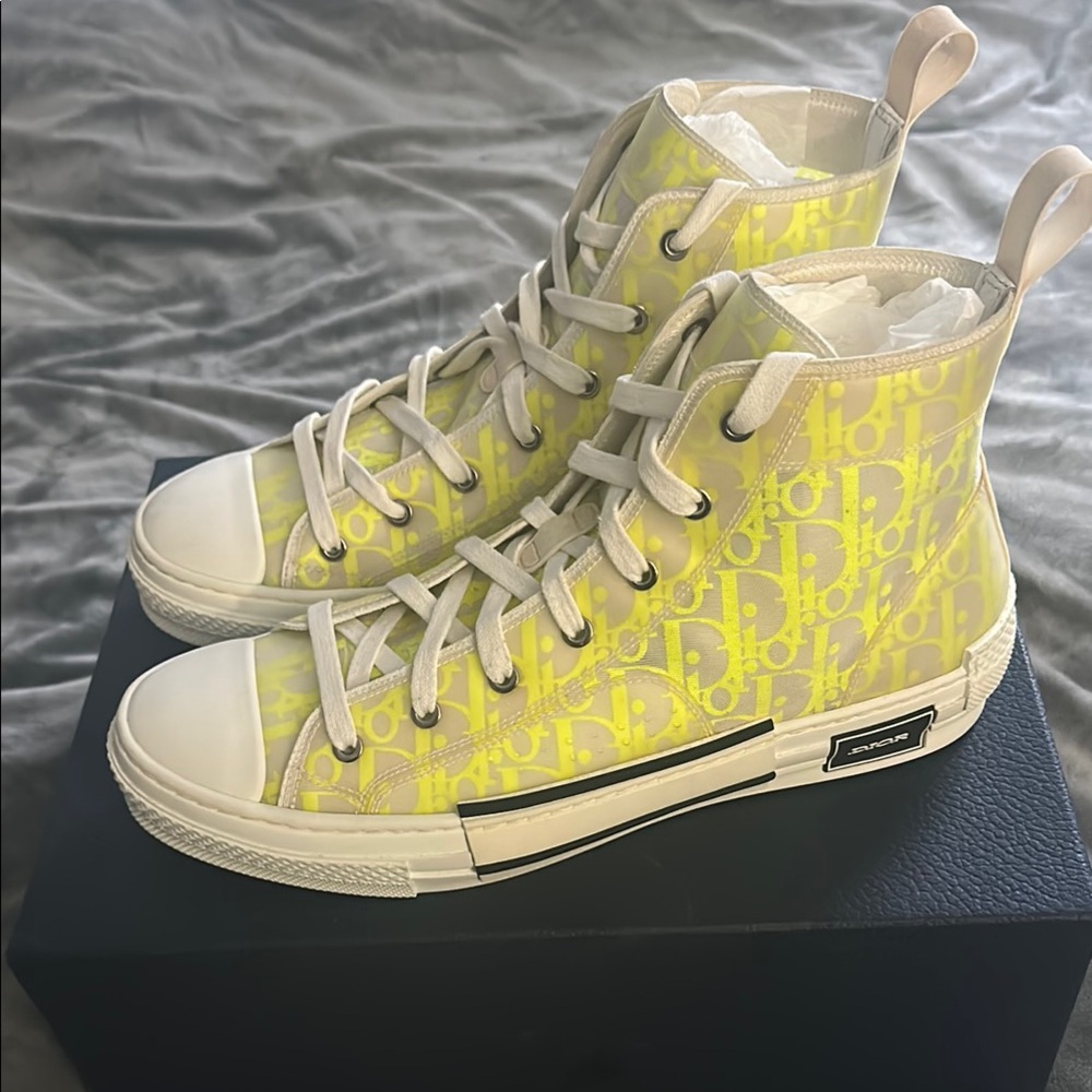 Dior High-Top Sneakers - Yellow 100% authentic 🔥🔥🔥